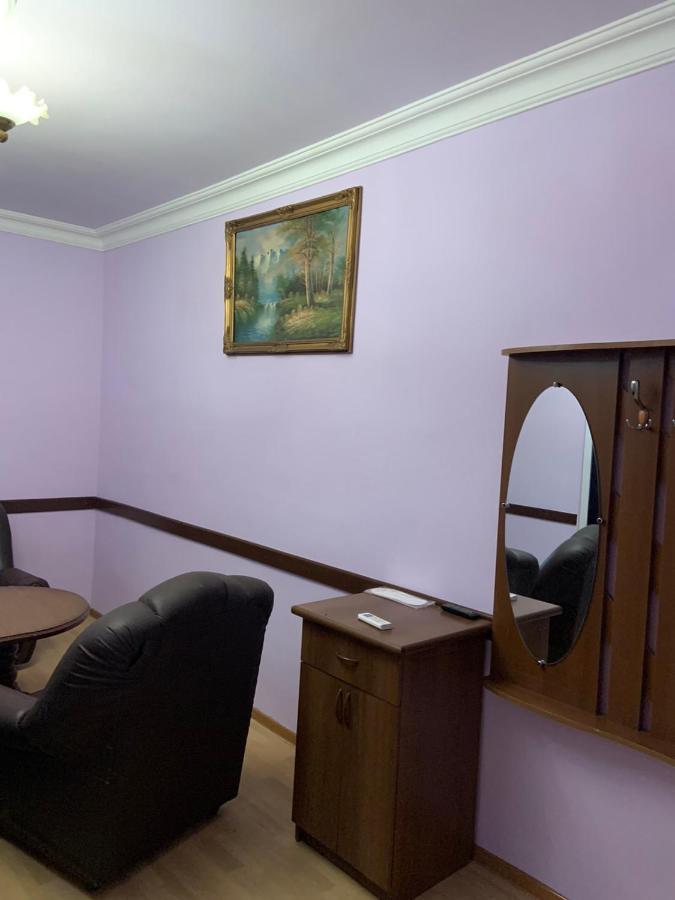Tnak Hotel Erevan Esterno foto