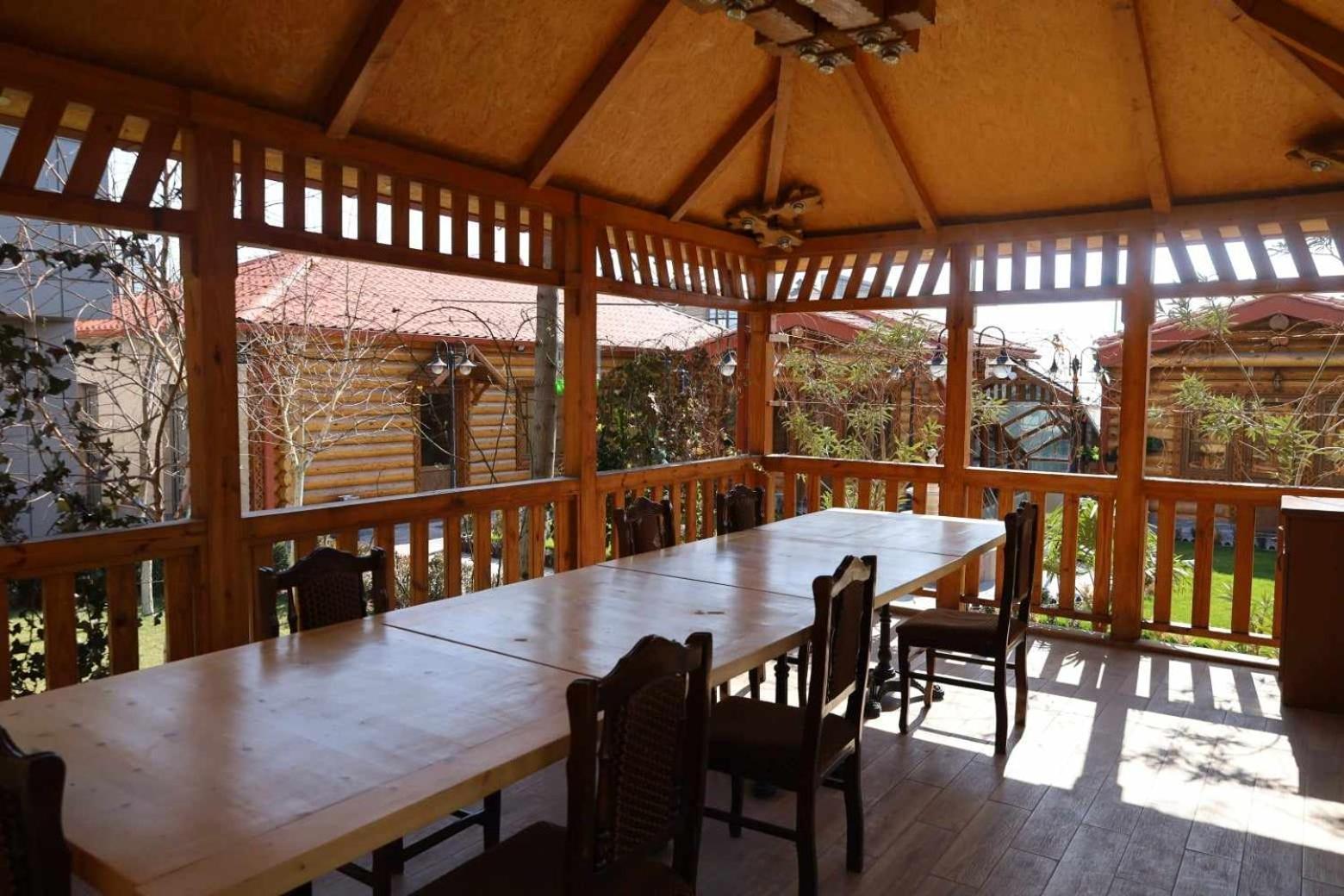 Tnak Hotel Erevan Esterno foto
